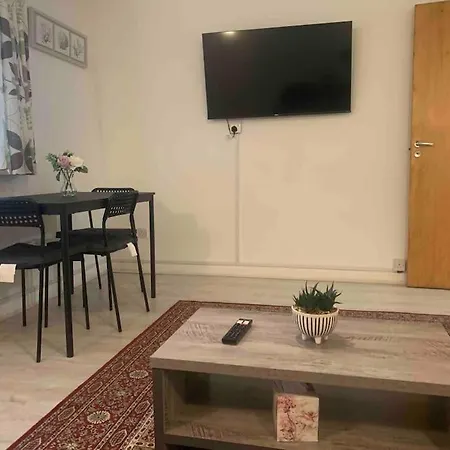 Cozy Flat In Birmingham With Parking Apartment Exterior photo