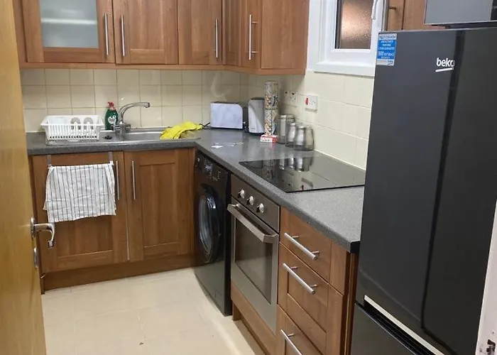 Cozy Flat In Birmingham With Parking
